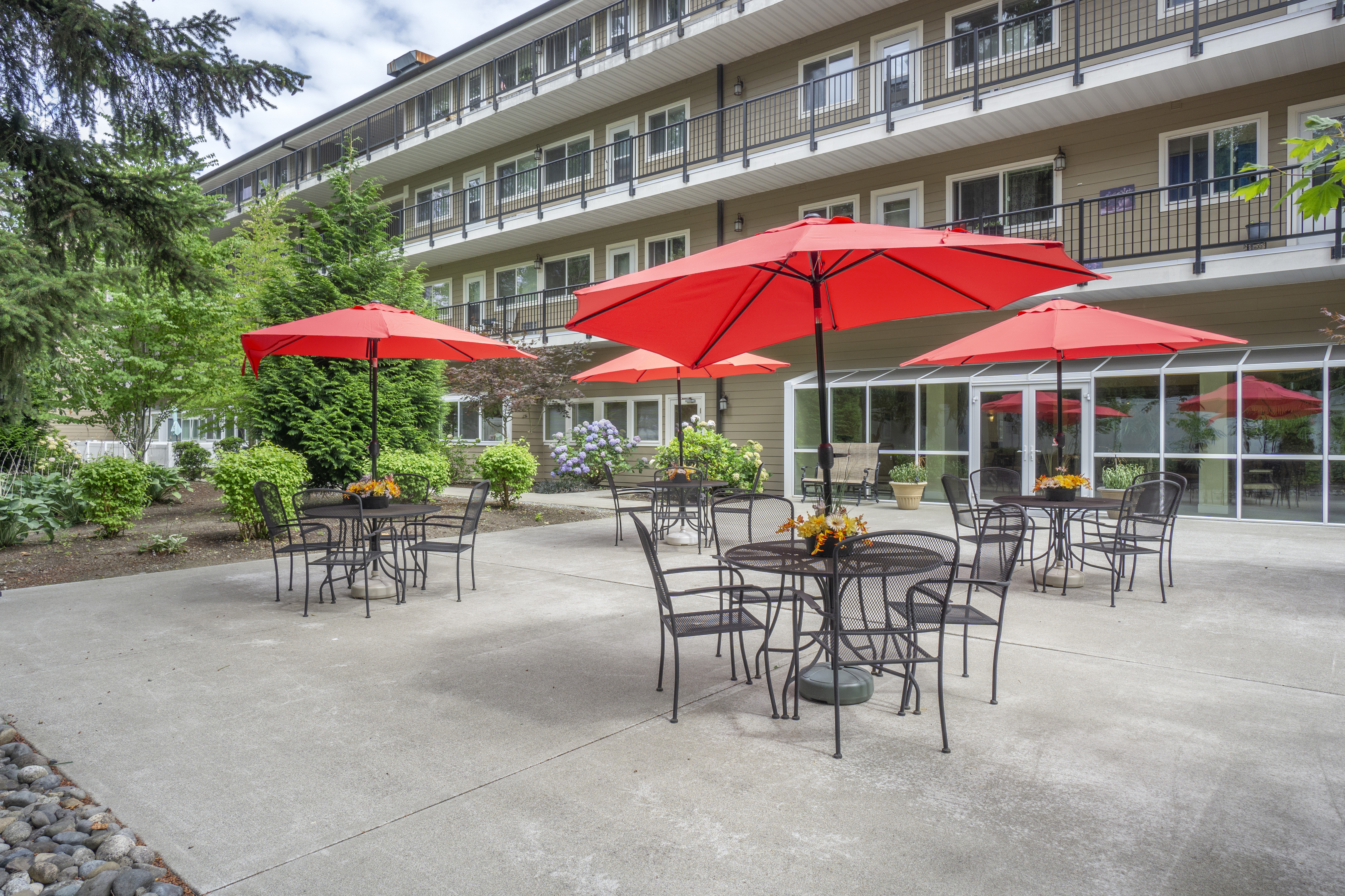 Allenmore Il Outdoor Seating